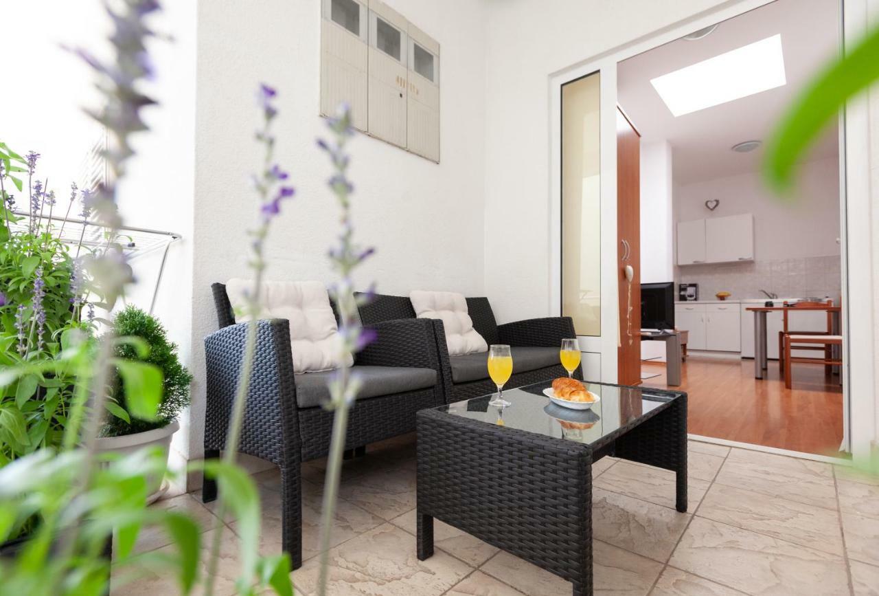 Apartments R Makarska Eksteriør bilde