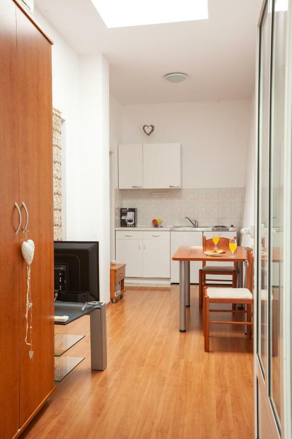 Apartments R Makarska Eksteriør bilde